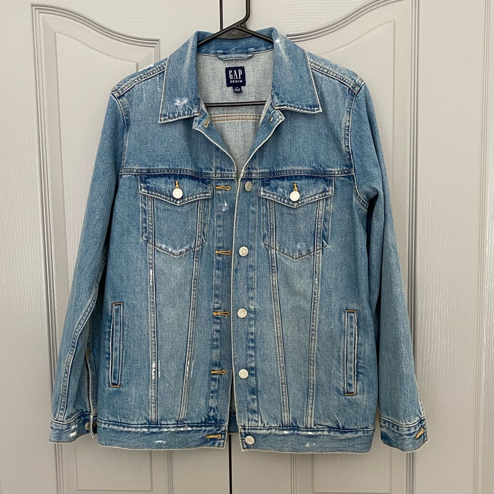 Gap oversized distressed denim jacket EUC Size XS